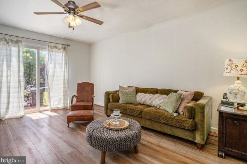 1109 Oxford Cir, Lansdale PA 19446-6653 exterior