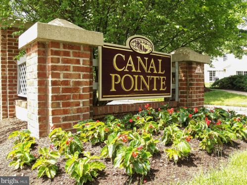 205 Salem Ct, Princeton NJ  08540-7038 exterior