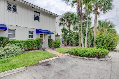 137 7th Ave, Delray Beach FL  33483-5244 exterior