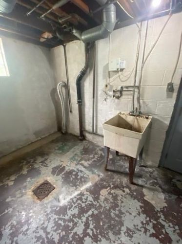 145 Lois Dr, Verona PA  15147-2947 exterior