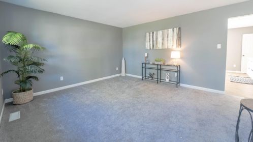 517 Remington Rd, Valpo, IN 46385-8136