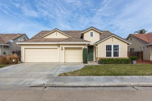 6876 Raco Ave, Fresno, CA 93727-5897
