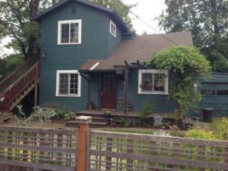7257 53rd Ave, Portland, OR 97219-1326