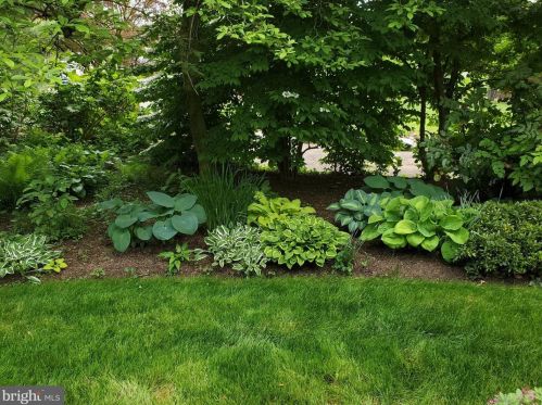 2861 Princeton Pike, Lawrence Township NJ  08648-3222 exterior