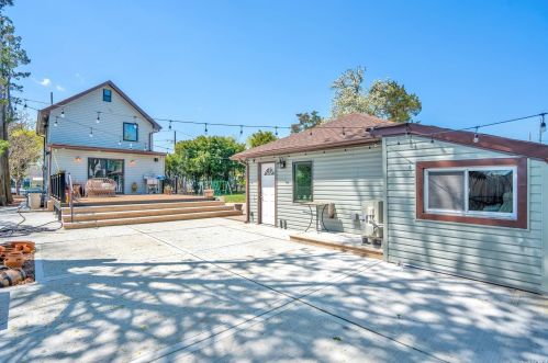 11 Maplewood Rd, Babylon NY  11704-7805 exterior