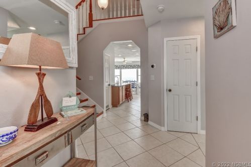 4241 Atlantic Ave, Daytona Beach FL 32127-7004 exterior