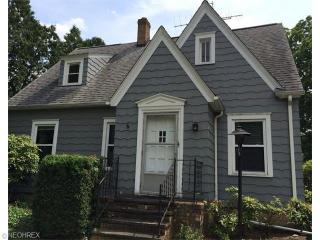 340 Maple St, Hartville, OH 44632-8880