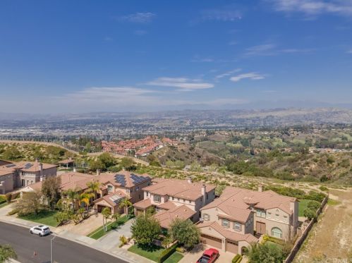 2523 Skytop Ct, Orange CA  92867-6492 exterior