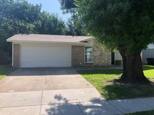 2219 Mccormick St, Denton, TX 76205-5951
