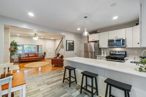 2871 Fernwald Rd, Pittsburgh PA  15217-3148 exterior