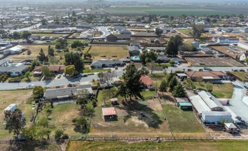 105 Daffodil Dr, Hollister CA  95023-3103 exterior