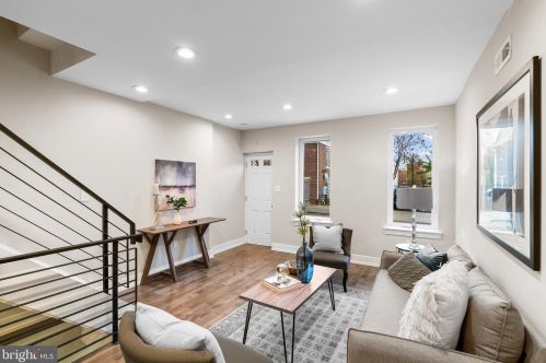 1806 Marshall St, Philadelphia PA  19122-2109 exterior