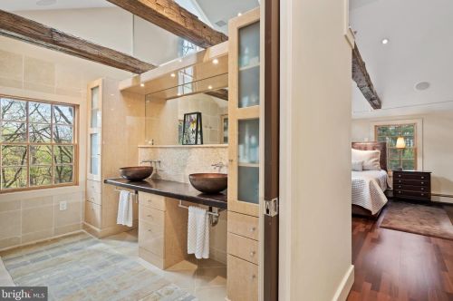 1485 Fairmont Dr, Harrisburg PA  17111 exterior