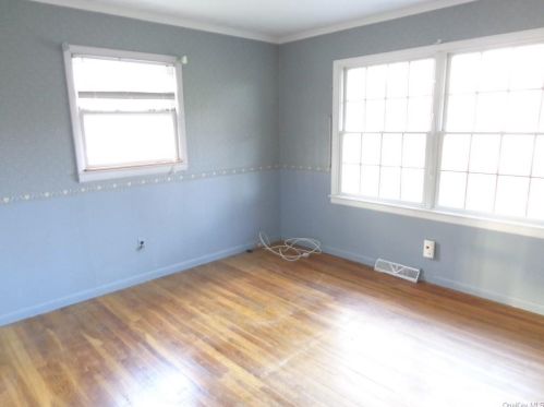 2873 Quinlan St, Yorktown Hgts NY  10598-2700 exterior