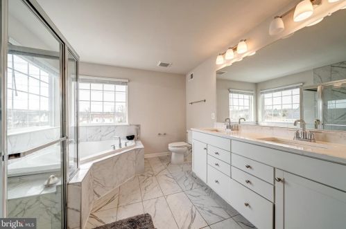 15633 Merrily Way, Woodbridge VA  22193-1097 exterior