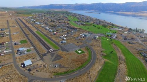 431 Airport Way, Desert Aire, WA 99349-1950