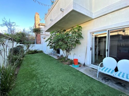 2405 Vanderbilt Ln, Redondo Beach, CA 90278-3213