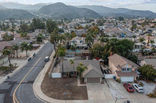 29083 Palm View St, Lake Elsinore CA  92530-7210 exterior