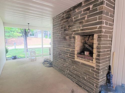 17 Overlook Dr, Plainville CT  06062-1512 exterior