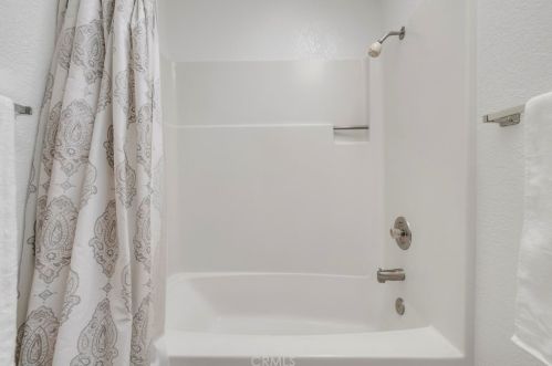 8 Alameda Park Cir, Chico CA 95928-4174 exterior