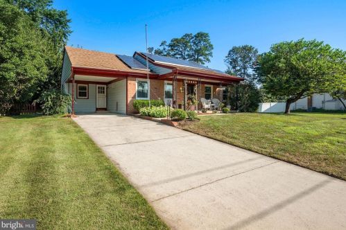 31 Laurel Dr, Riverton, NJ 08077-3439