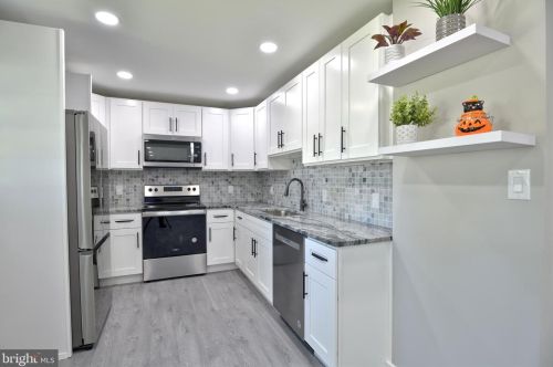 615 Fairhill Rd, Yardley PA  19067-7508 exterior