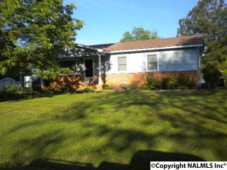1303 Crestline Dr, Hartselle, AL 35640-2686