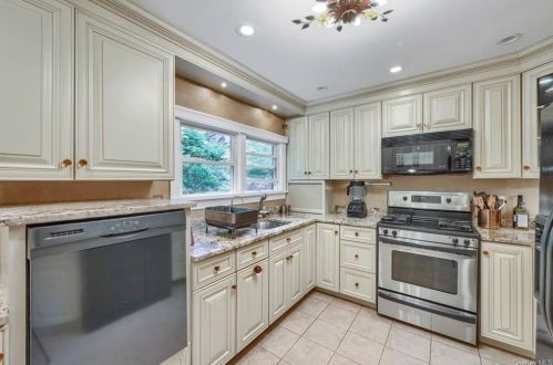 42 Lake Dr, Whaley Lake NY  12531-5251 exterior