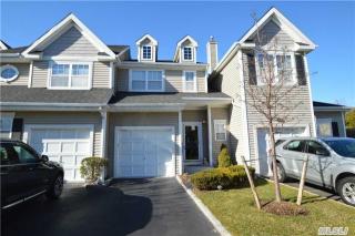 46 Paddington Cir, Smithtown, NY 11787-5901