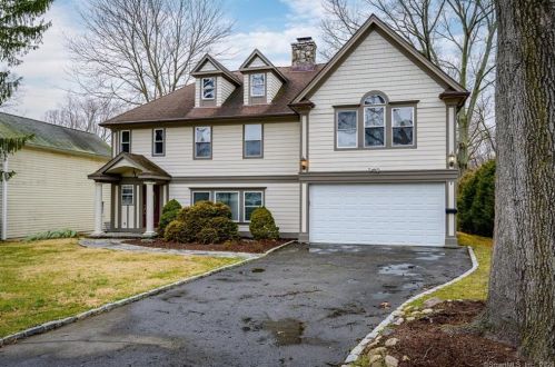 113 Soundview Ct, Stamford, CT 06902-7111