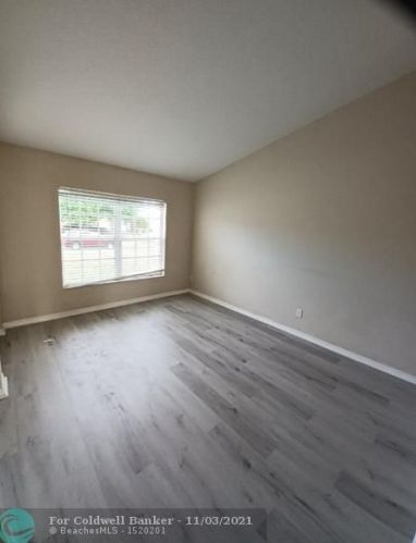 298 Carter Ave, Fort Pierce FL 34983-3006 exterior