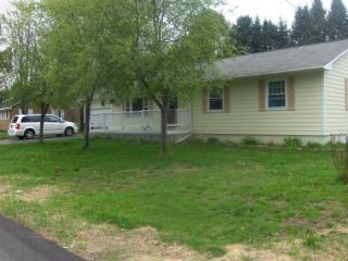 12 Meadow Dr, Weathersfield, VT 05156-9143