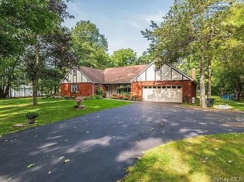 432 Rye Hill Rd, Monroe, NY 10950-4509
