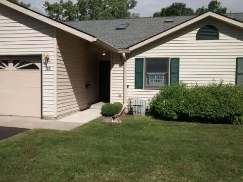 29 Pointe Dr, Batavia, NY 14020-1772