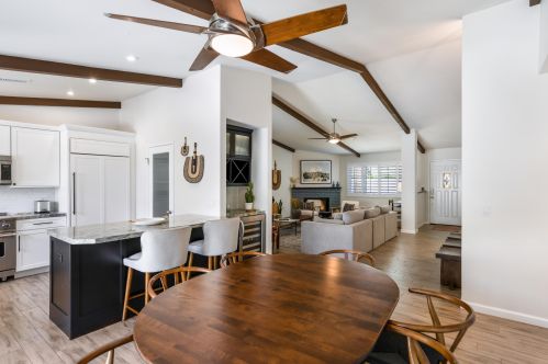 54435 Avenida Madero, La Quinta CA  92253-3620 exterior