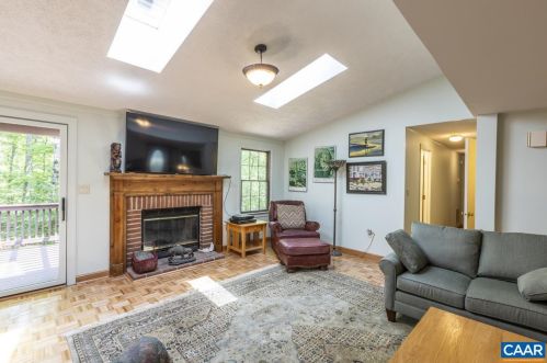 41 Ponderosa Ln, Bybee, VA 22963-2405