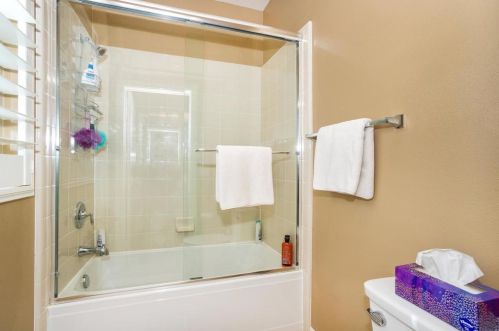 7031 Sitio Corazon, Carlsbad CA  92009-2038 exterior