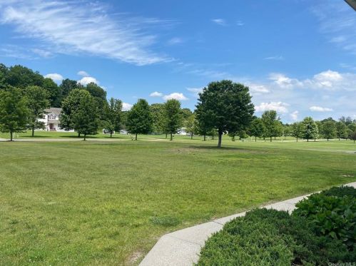 68 Heritage Xing, Circleville, NY 10919-3274