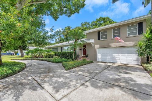 5801 2nd St, Saint Petersburg, FL 33705-5401