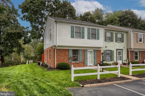 2021 Carlton Dr, Lebanon, PA 17042-5768