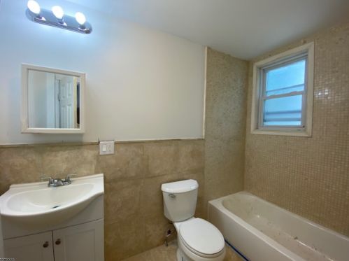 176 Linden Ave, Irvington NJ  07111-2524 exterior