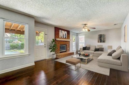 1521 Lindby Dr, Lewisville TX  75028-3624 exterior