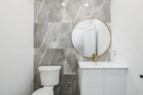 57 Bobwhite Ln, Hicksville NY  11801-4520 exterior