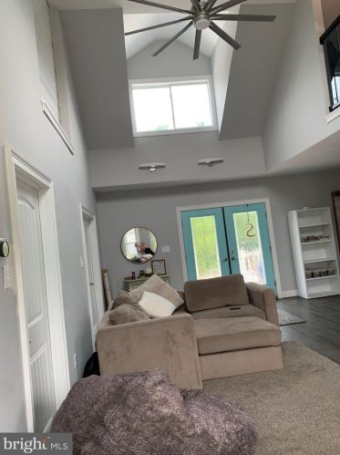 221 Monroeville Rd, Swedesboro NJ  08085-3450 exterior