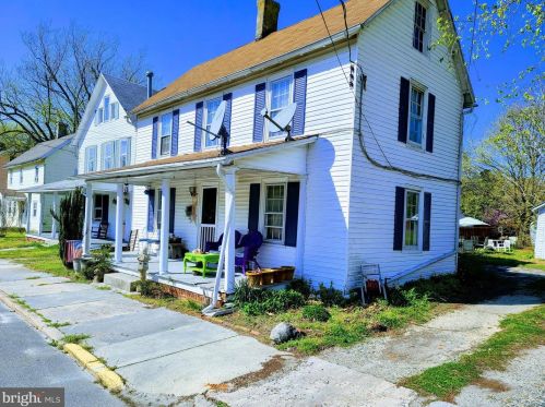 313 6th St, Laurel, DE 19956-1555