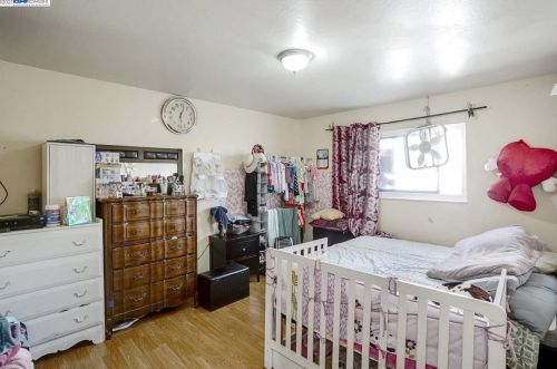 1517 51st Ave, Oakland CA 94601-5237 exterior