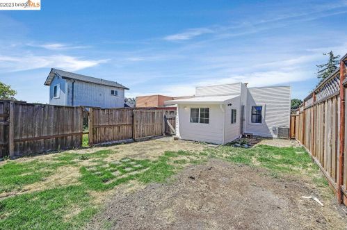 4726 Congress Ave, Oakland CA  94601-4706 exterior