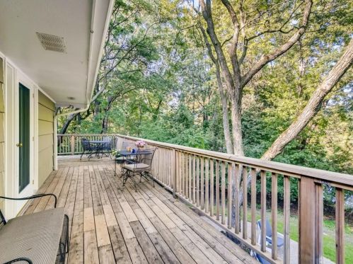 737 Amber Dr, Saint Paul MN 55122-2059 exterior