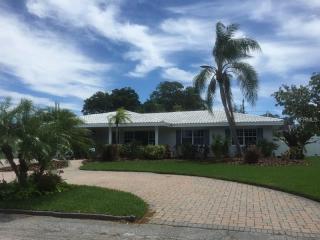 309 Cedar Ln, Largo, FL 33770-4067