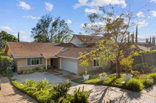 3906 Burritt Way, Glendale, CA 91214-1023